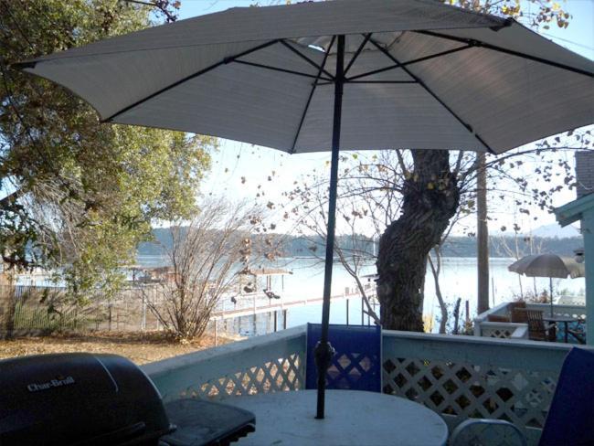 Blue Fish Cove Resort Clearlake Oaks Extérieur photo